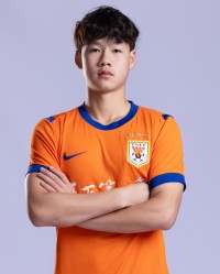乐竞体育登录入口-U17国足队长李钧鹏代表泰山B队登场，完成个人中乙联赛首秀